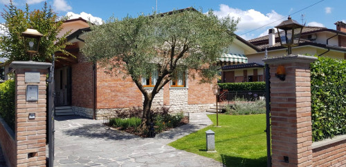 Villino in Affitto stagionale a Forte dei Marmi