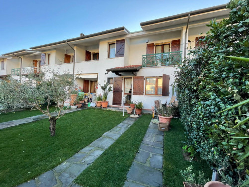 Townhouse for Sale to Pietrasanta