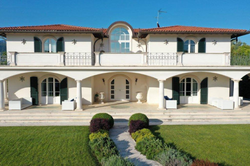 Villa in affitto stagionale a Forte dei Marmi