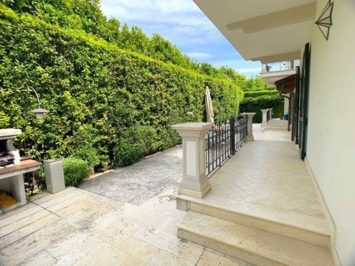 Single family house for seasonal rent in Forte dei Marmi