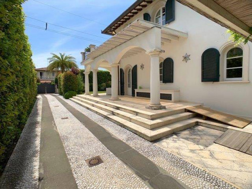 Single family house for seasonal rent in Forte dei Marmi