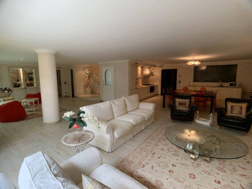 Single family house for seasonal rent in Forte dei Marmi