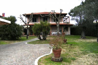 Single family house for Sale to Forte dei Marmi