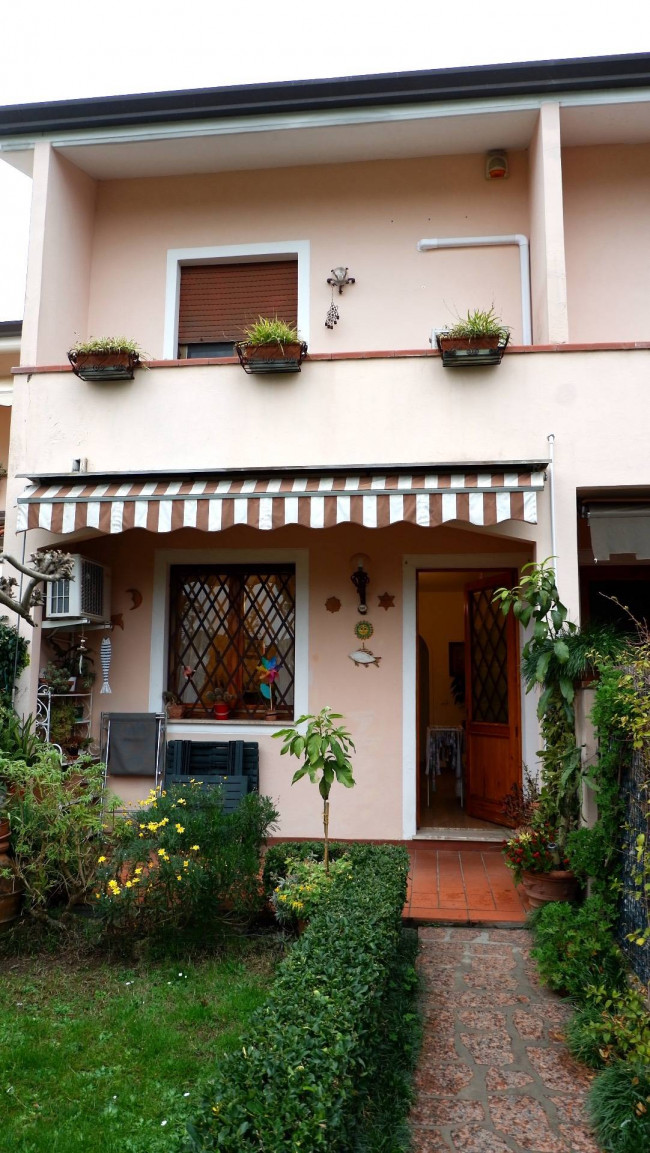 Townhouse for seasonal rent in Forte dei Marmi