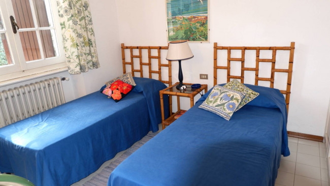 Small villa for seasonal rent in Forte dei Marmi