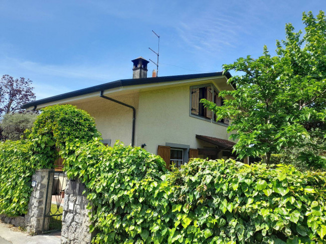 Small villa for sale in Forte dei Marmi