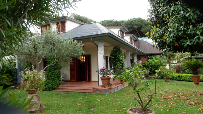 Semi-detached house for sale in Forte dei Marmi