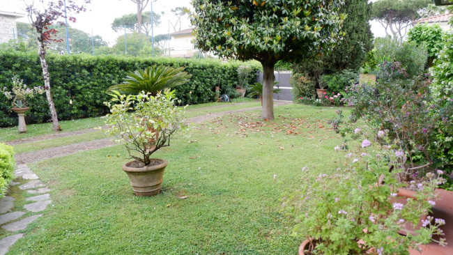 Semi-detached house for sale in Forte dei Marmi