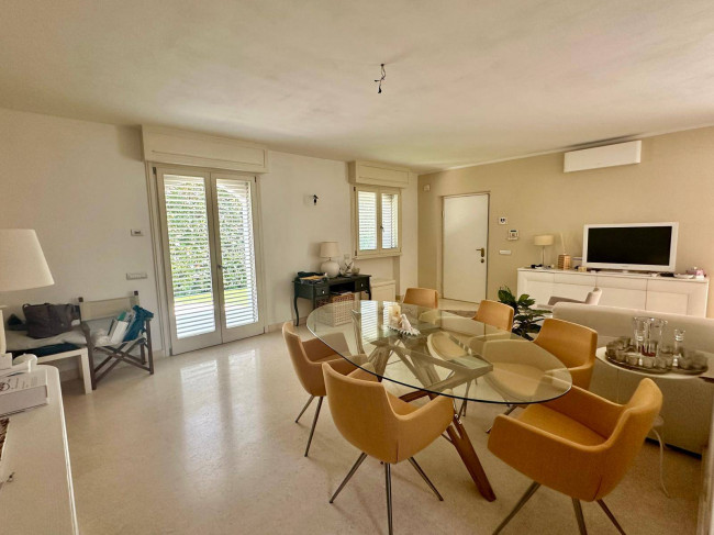 Semi-detached house for sale in Forte dei Marmi