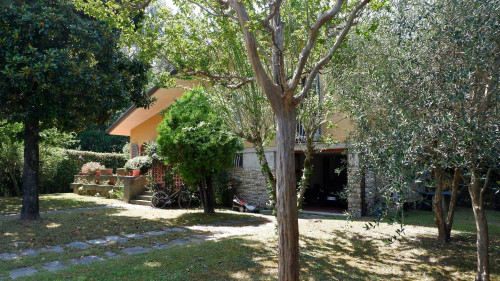 Small villa for sale in Pietrasanta