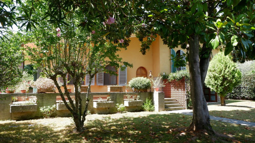 Small villa for sale in Pietrasanta