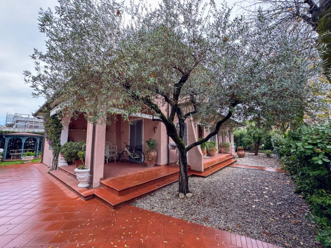 Villa in vendita a Forte dei Marmi