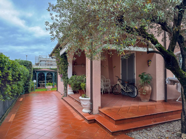 Villa in vendita a Forte dei Marmi