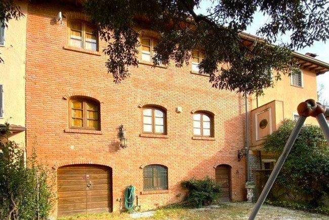 Rustic for sale in Camaiore