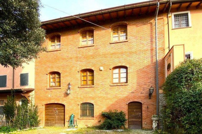 Rustic for sale in Camaiore