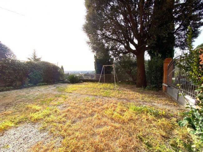 Rustic for sale in Camaiore