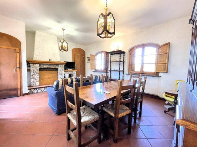Rustic for sale in Camaiore
