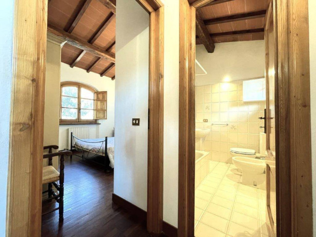 Rustic for sale in Camaiore