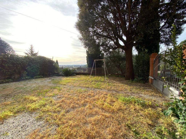 Rustic for sale in Camaiore