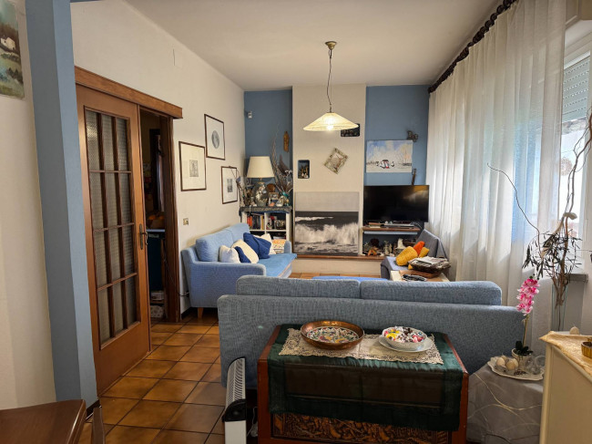Small villa for sale in Seravezza