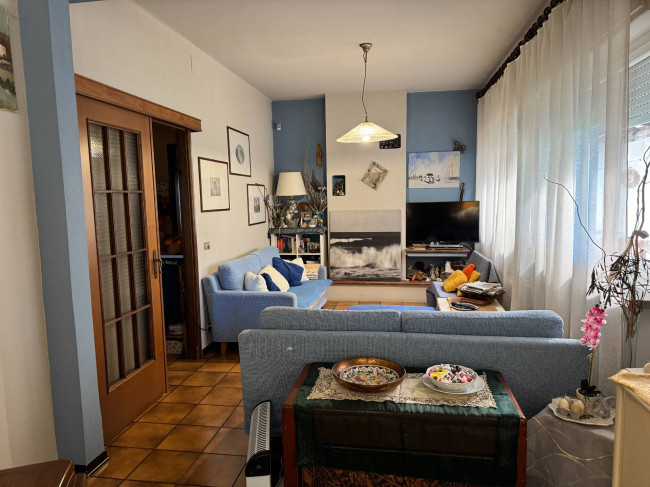 Small villa for sale in Seravezza