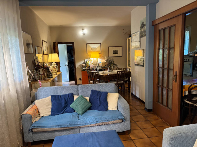 Small villa for sale in Seravezza