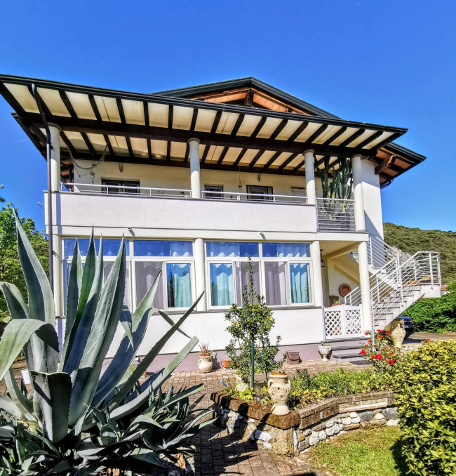 Semi-detached house for sale in Montignoso