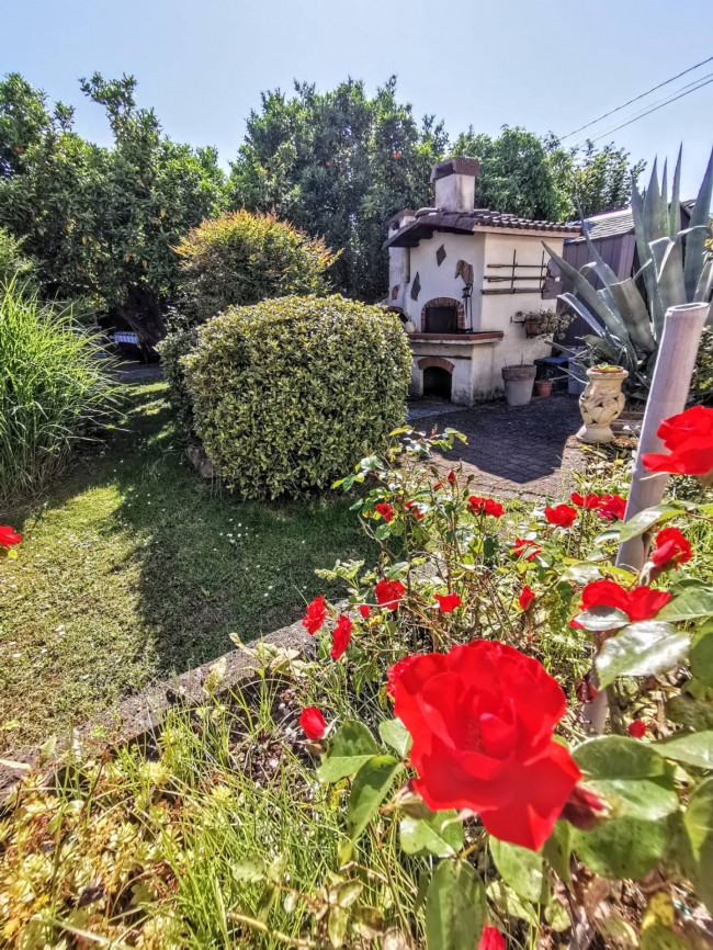 Semi-detached house for sale in Montignoso