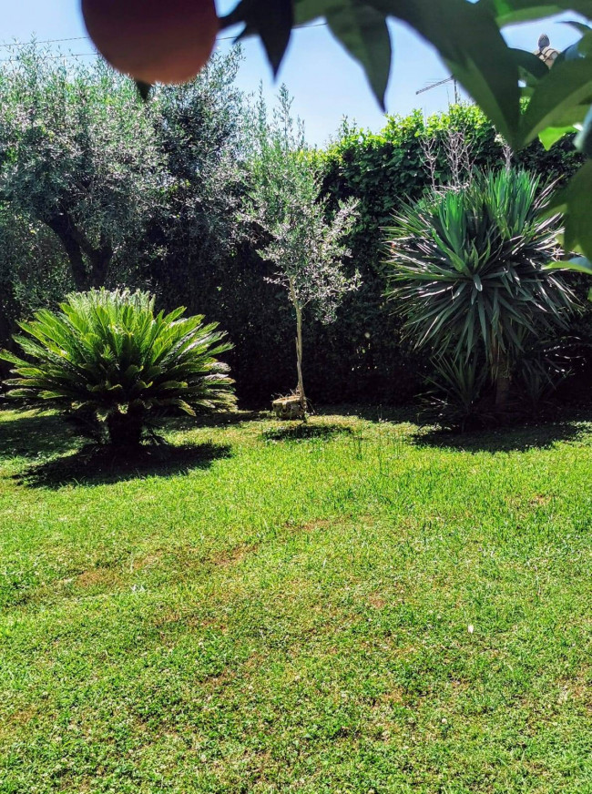 Semi-detached house for sale in Montignoso