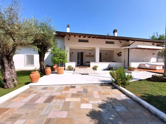 Villa in vendita a Forte dei Marmi