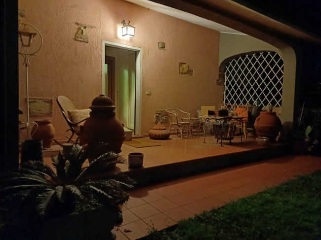 Villa bifamiliare (singola unita') in vendita a Camaiore