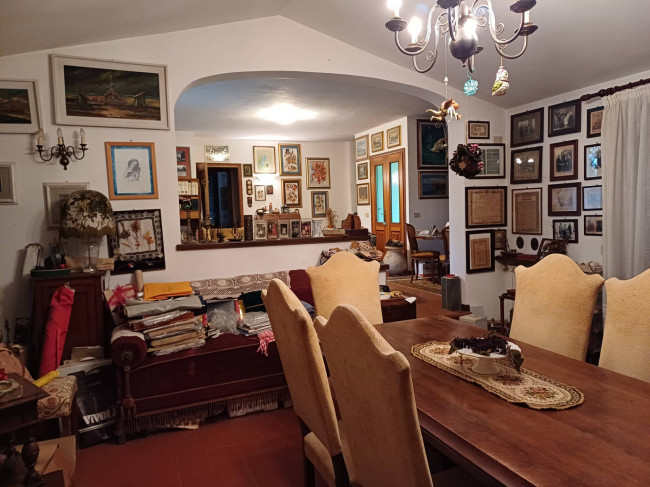 Villa bifamiliare (singola unita') in vendita a Camaiore
