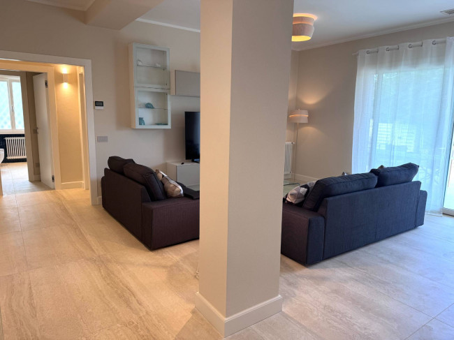 Small villa for seasonal rent in Forte dei Marmi