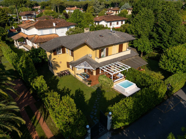  for sale in Forte dei Marmi