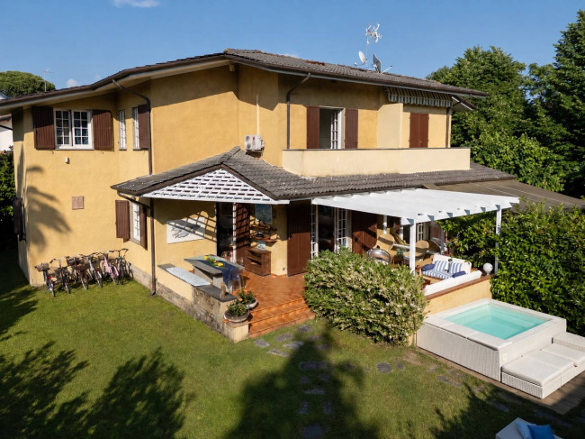  for sale in Forte dei Marmi