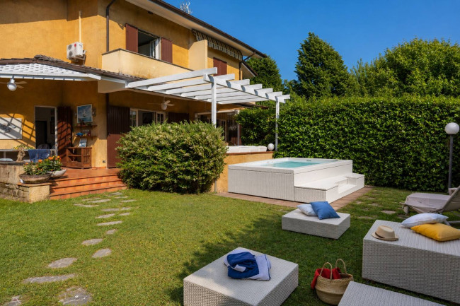  for sale in Forte dei Marmi