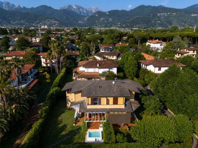  for sale in Forte dei Marmi