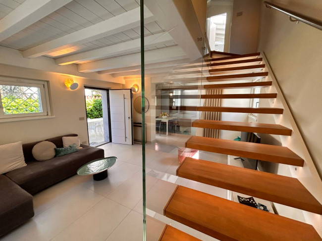 Villa bifamiliare (singola unita') in vendita a Forte dei Marmi