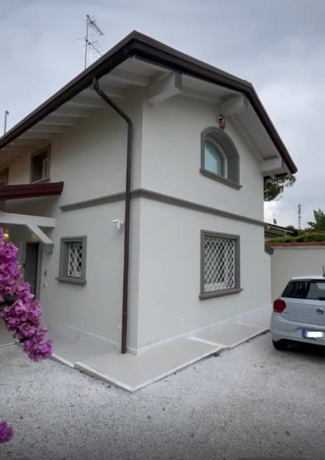 Villa bifamiliare (singola unita') in vendita a Forte dei Marmi