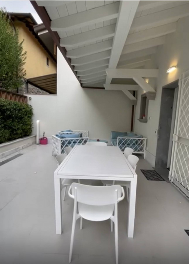 Villa bifamiliare (singola unita') in vendita a Forte dei Marmi