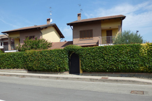 Villa Bifamiliare in Vendita a Galgagnano