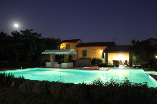 villa con piscina