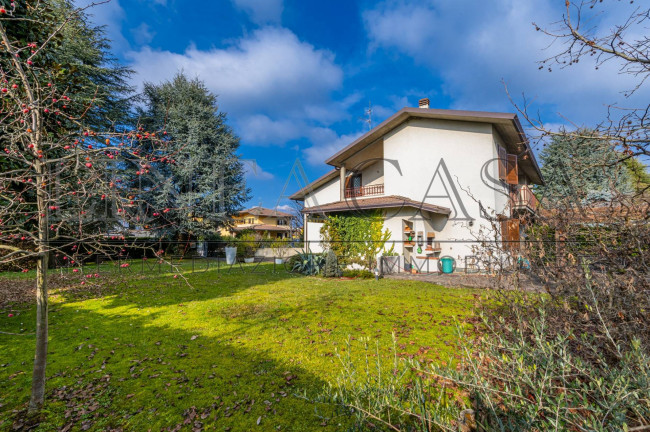 Villa Bifamiliare in vendita a Grassobbio