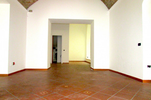 Locale commerciale in Vendita