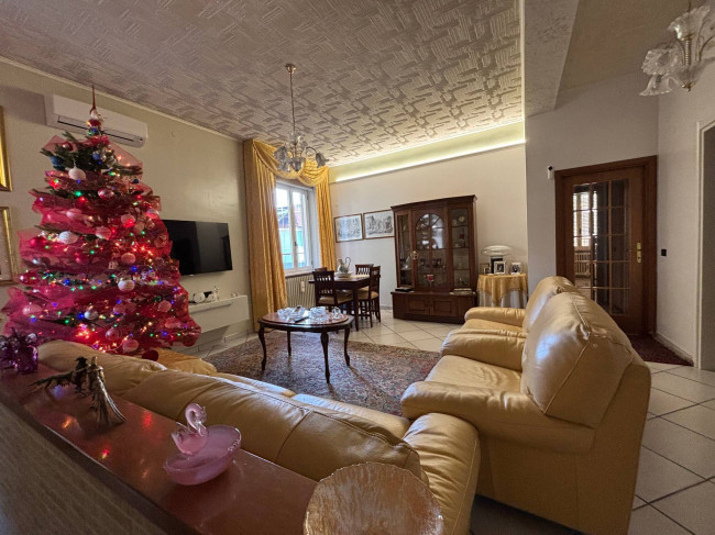 Appartamento con ingresso indipendente in vendita a Teramo