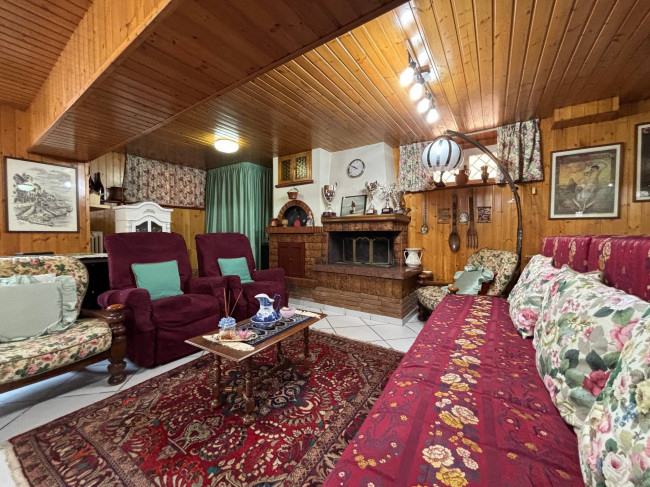 Appartamento con ingresso indipendente in vendita a Teramo