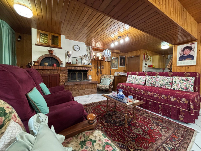 Appartamento con ingresso indipendente in vendita a Teramo