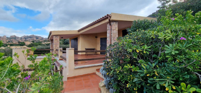 Villa a schiera con idromassaggio in vendita a Trinità d'Agultu e Vignola
