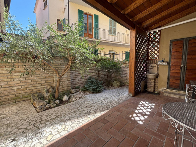 Appartamento con giardino in vendita a Teramo