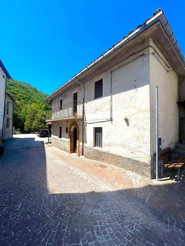 Casa singola in vendita a Pietracamela